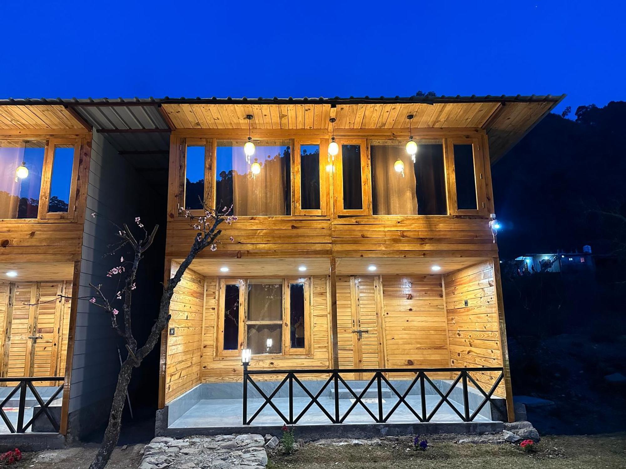 Cabana Riverside Resort - Kainchi Dham ناينيتال المظهر الخارجي الصورة
