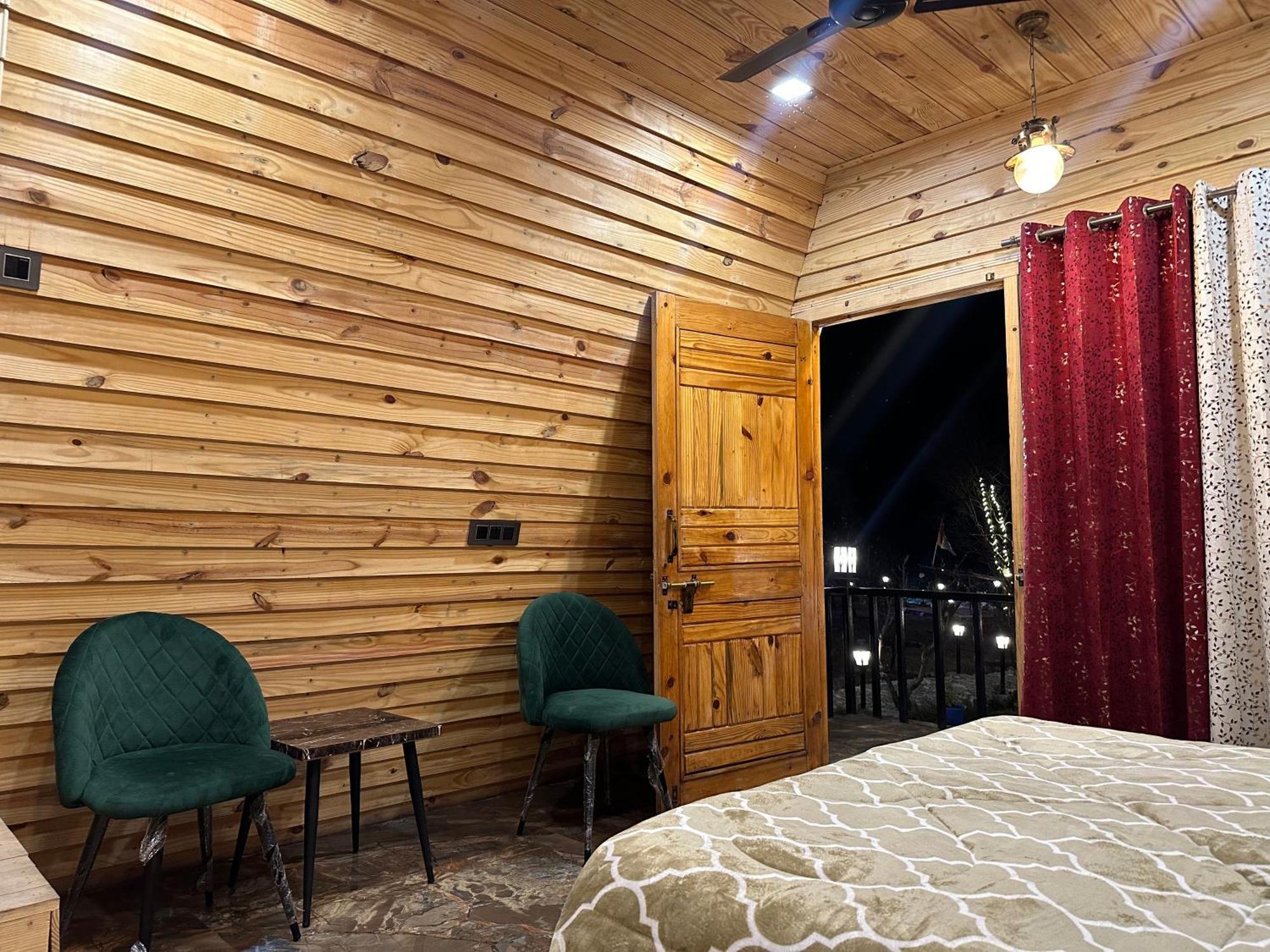Cabana Riverside Resort - Kainchi Dham ناينيتال المظهر الخارجي الصورة