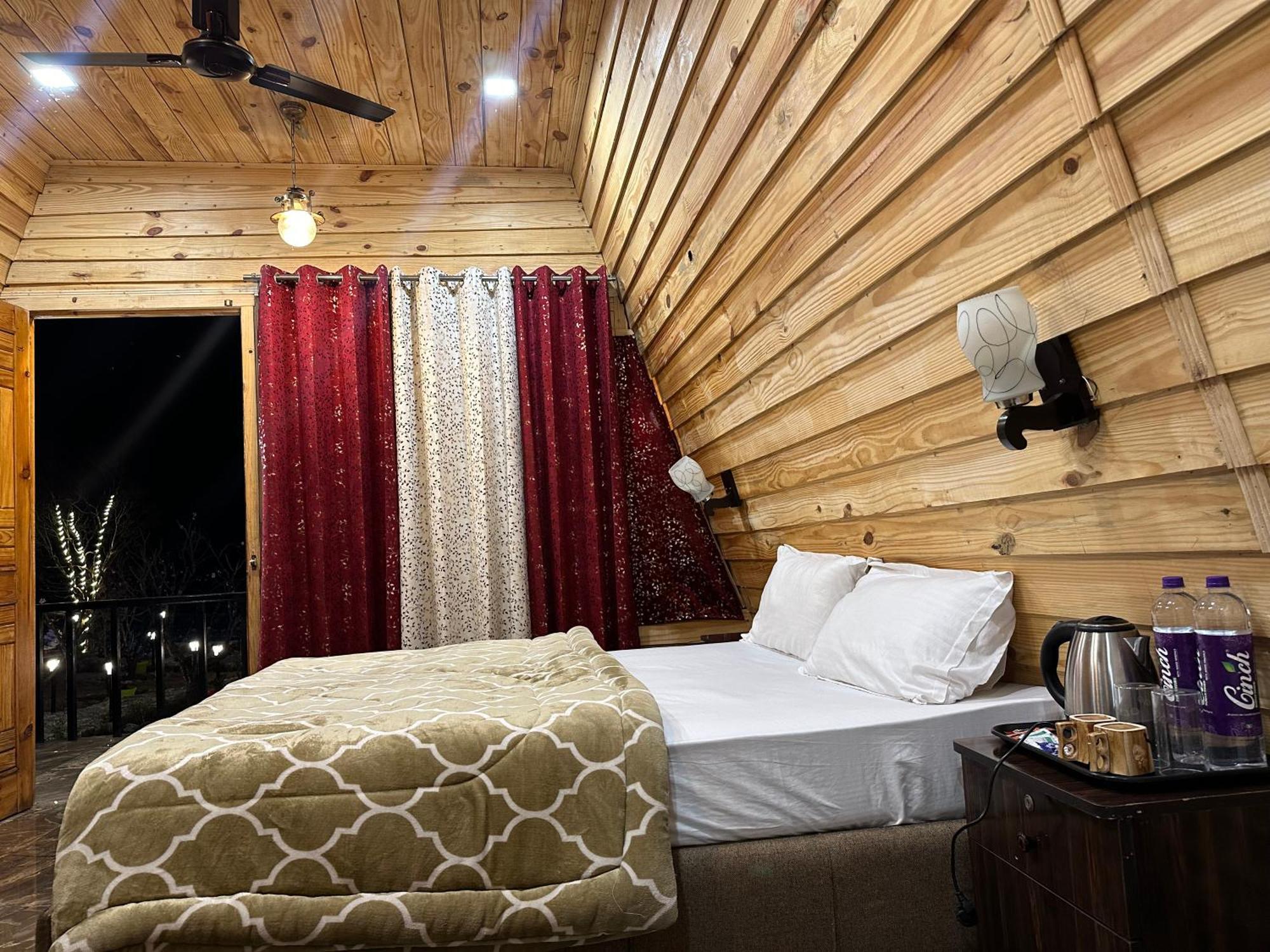 Cabana Riverside Resort - Kainchi Dham ناينيتال المظهر الخارجي الصورة