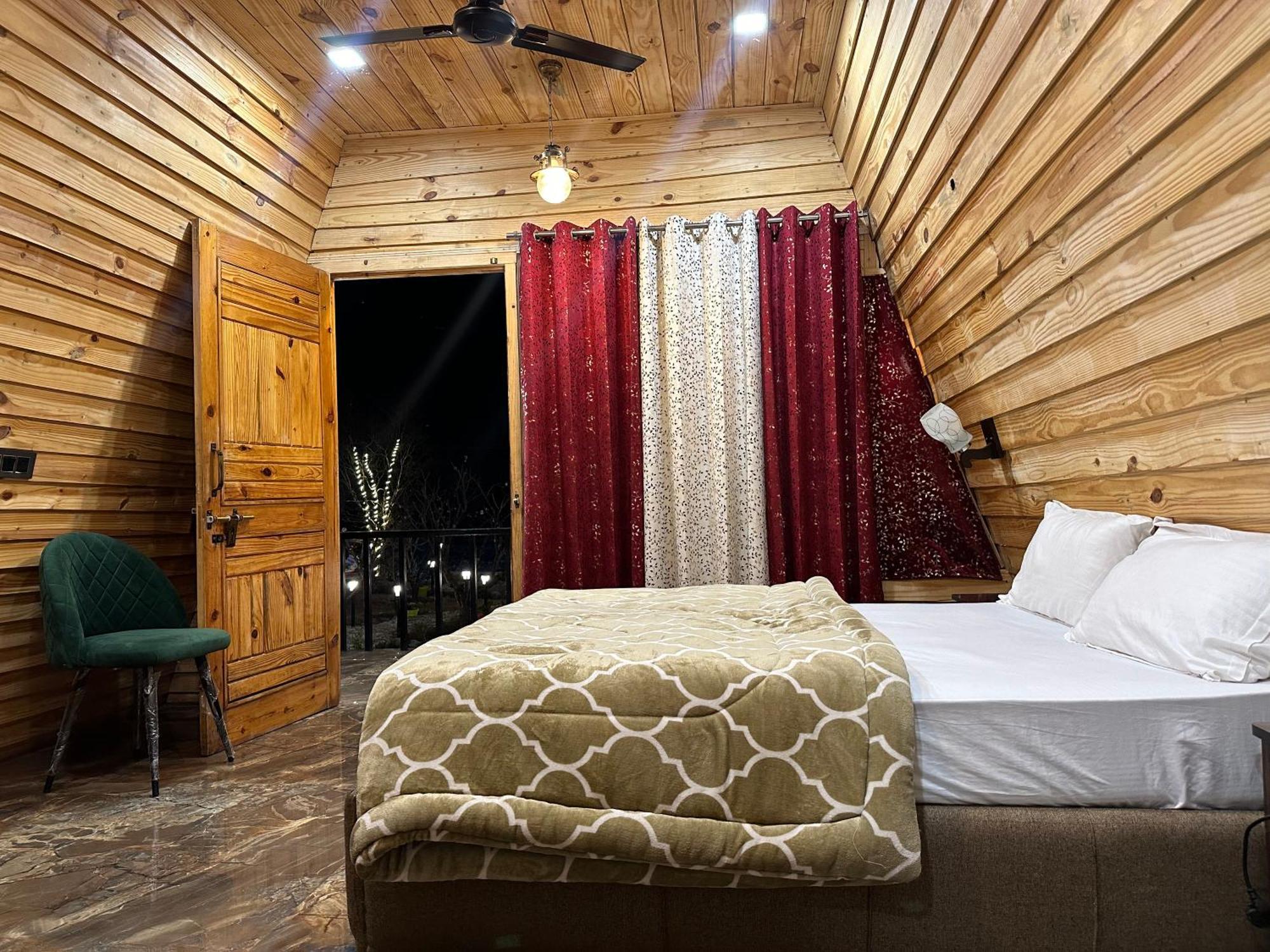 Cabana Riverside Resort - Kainchi Dham ناينيتال المظهر الخارجي الصورة