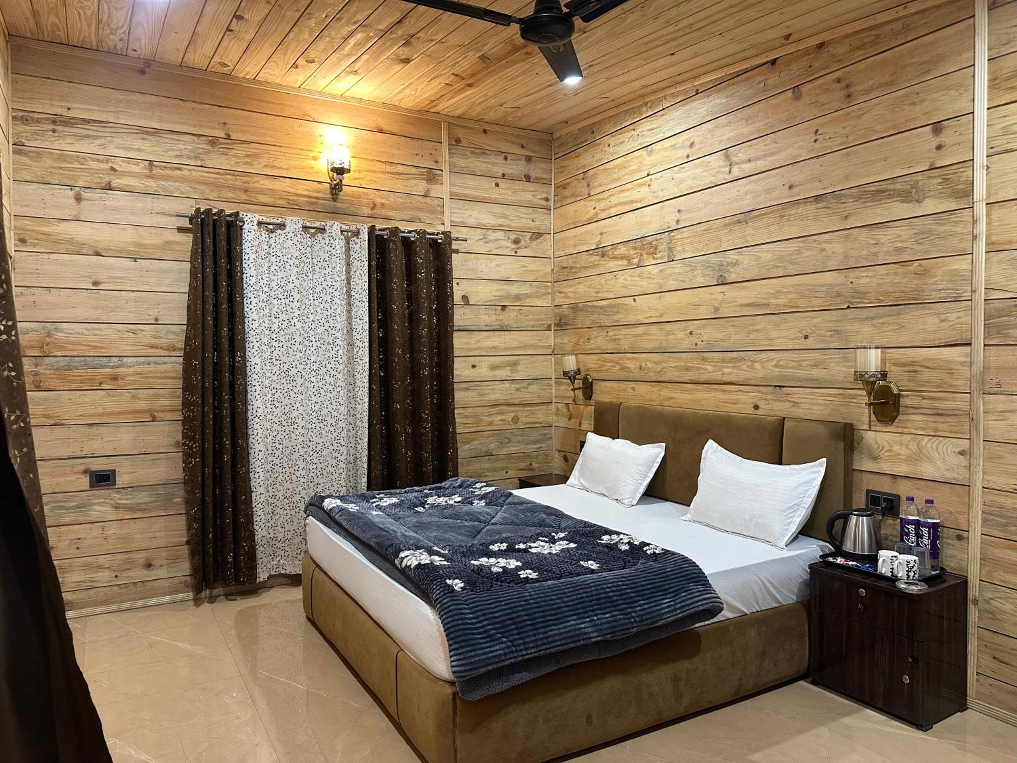 Cabana Riverside Resort - Kainchi Dham ناينيتال المظهر الخارجي الصورة