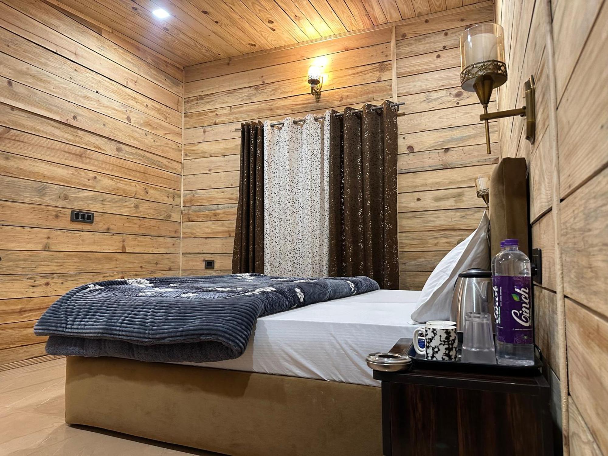 Cabana Riverside Resort - Kainchi Dham ناينيتال المظهر الخارجي الصورة