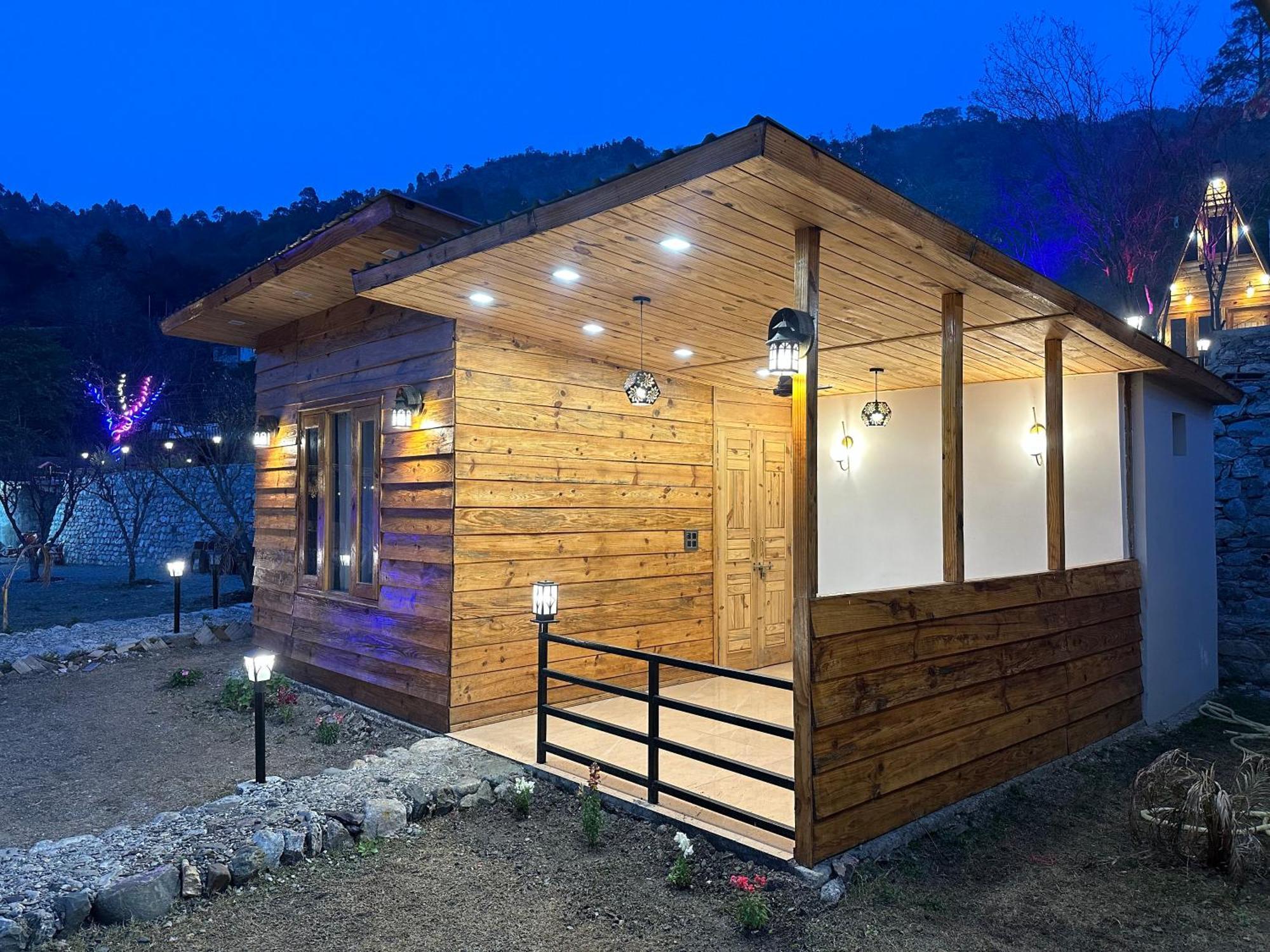 Cabana Riverside Resort - Kainchi Dham ناينيتال المظهر الخارجي الصورة