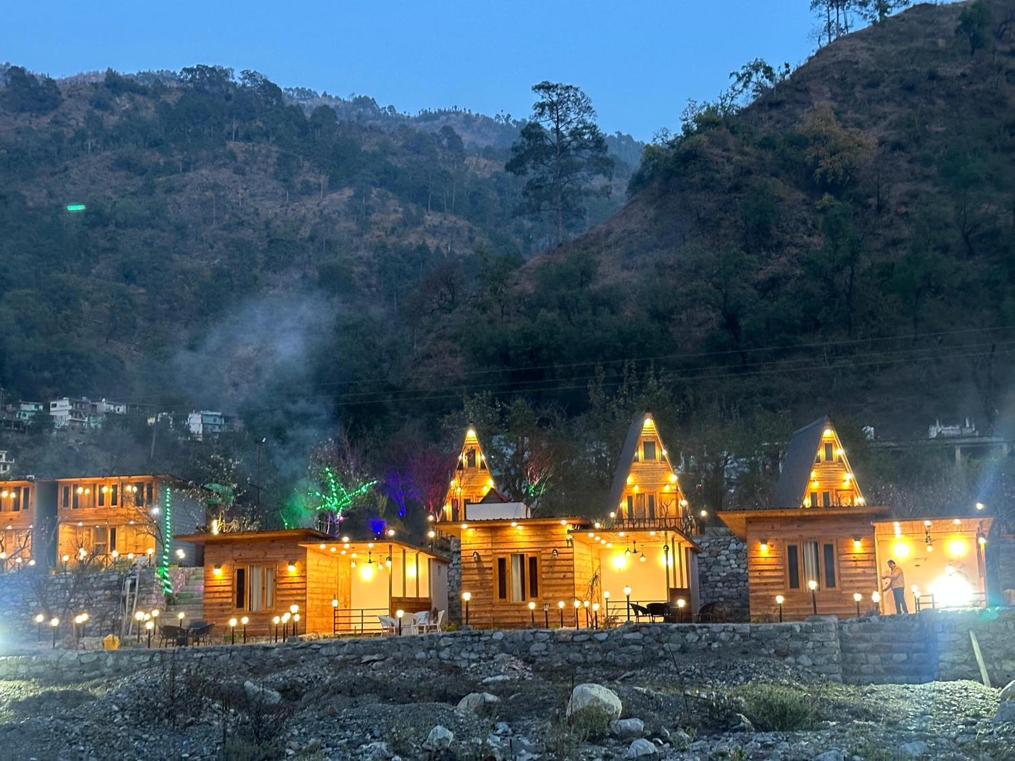 Cabana Riverside Resort - Kainchi Dham ناينيتال المظهر الخارجي الصورة