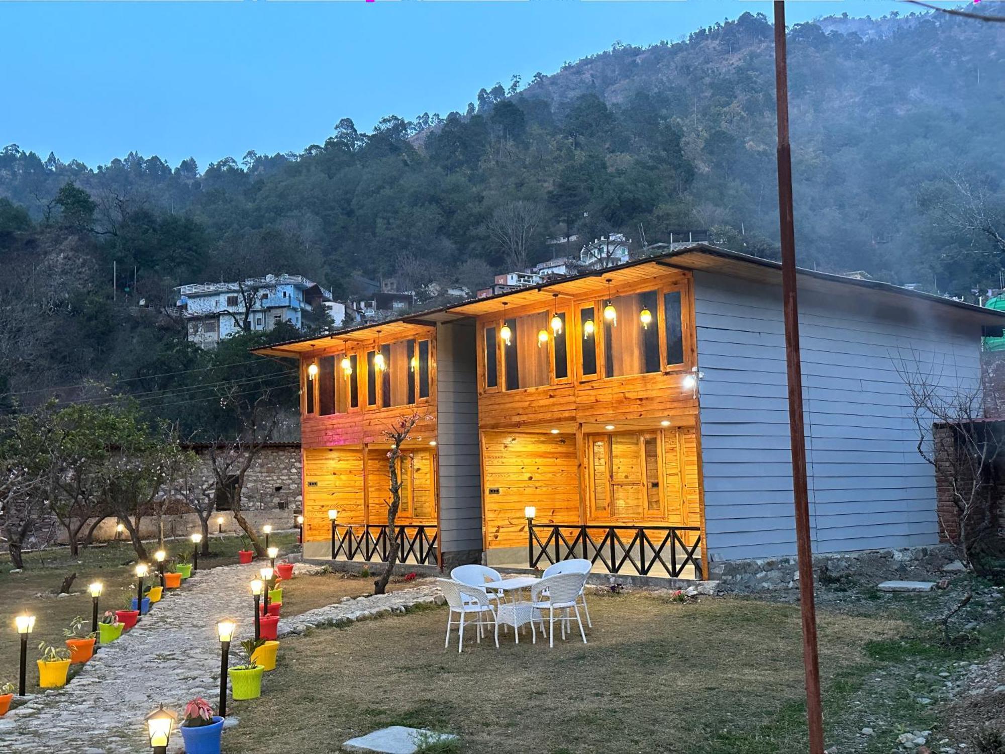 Cabana Riverside Resort - Kainchi Dham ناينيتال المظهر الخارجي الصورة
