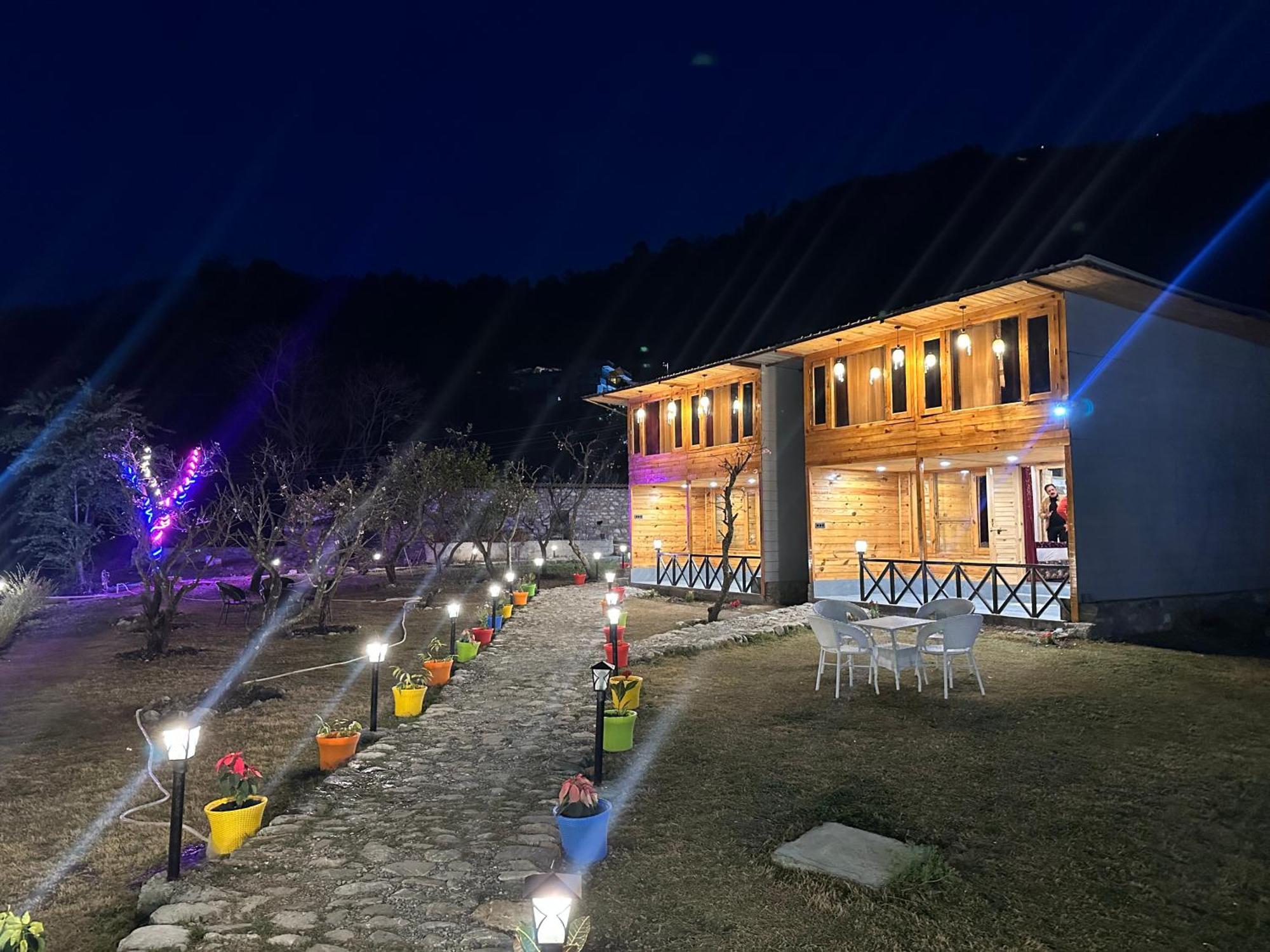 Cabana Riverside Resort - Kainchi Dham ناينيتال المظهر الخارجي الصورة