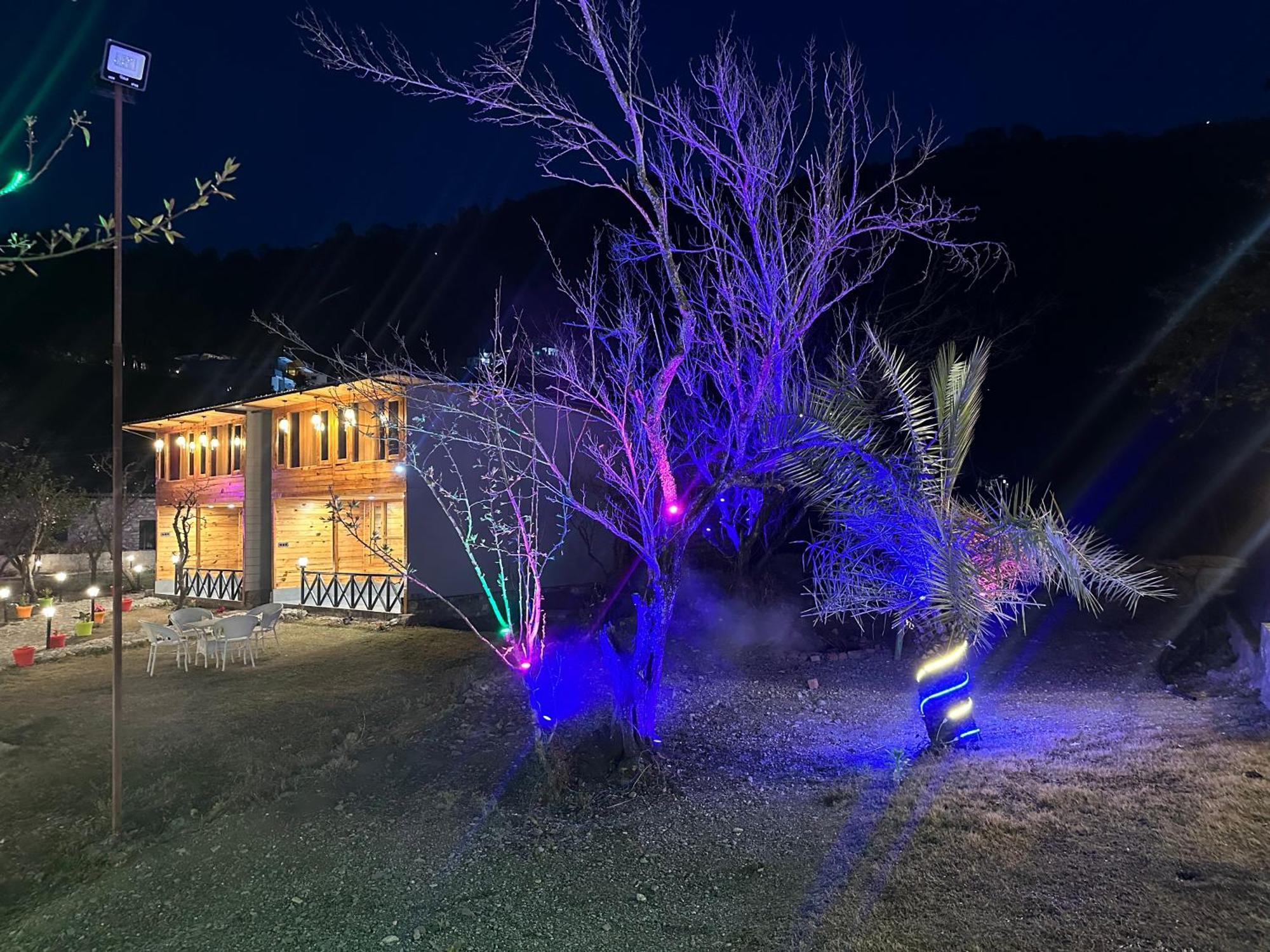 Cabana Riverside Resort - Kainchi Dham ناينيتال المظهر الخارجي الصورة
