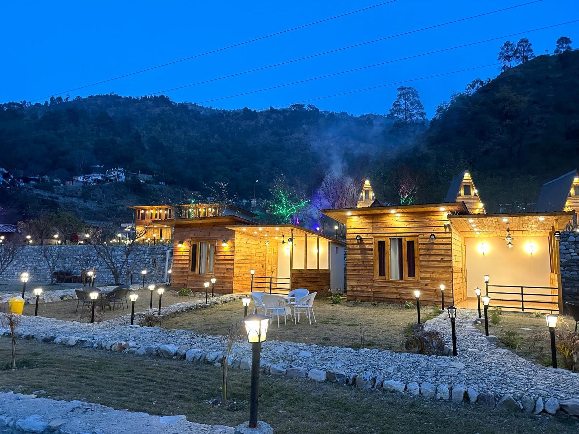 Cabana Riverside Resort - Kainchi Dham ناينيتال المظهر الخارجي الصورة